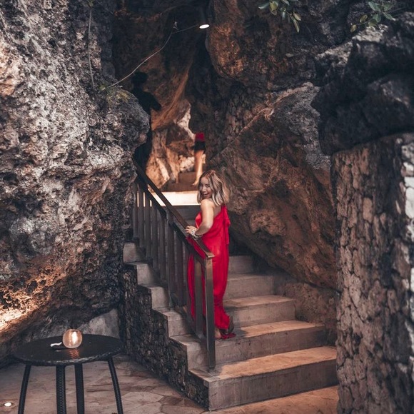 Flowy Red Full-length Dress - Picture 2 of 2